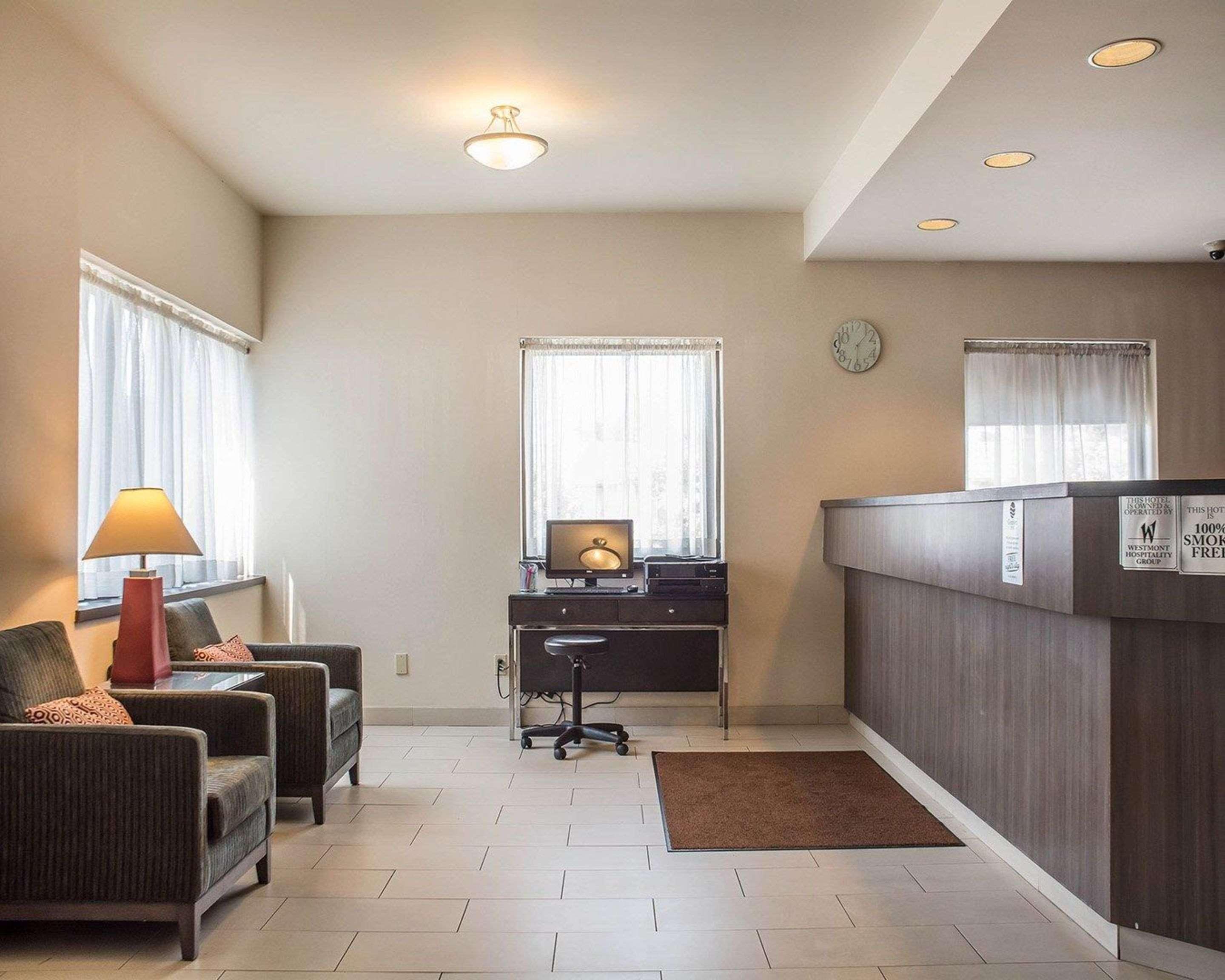 Comfort Inn Уотърлу Екстериор снимка