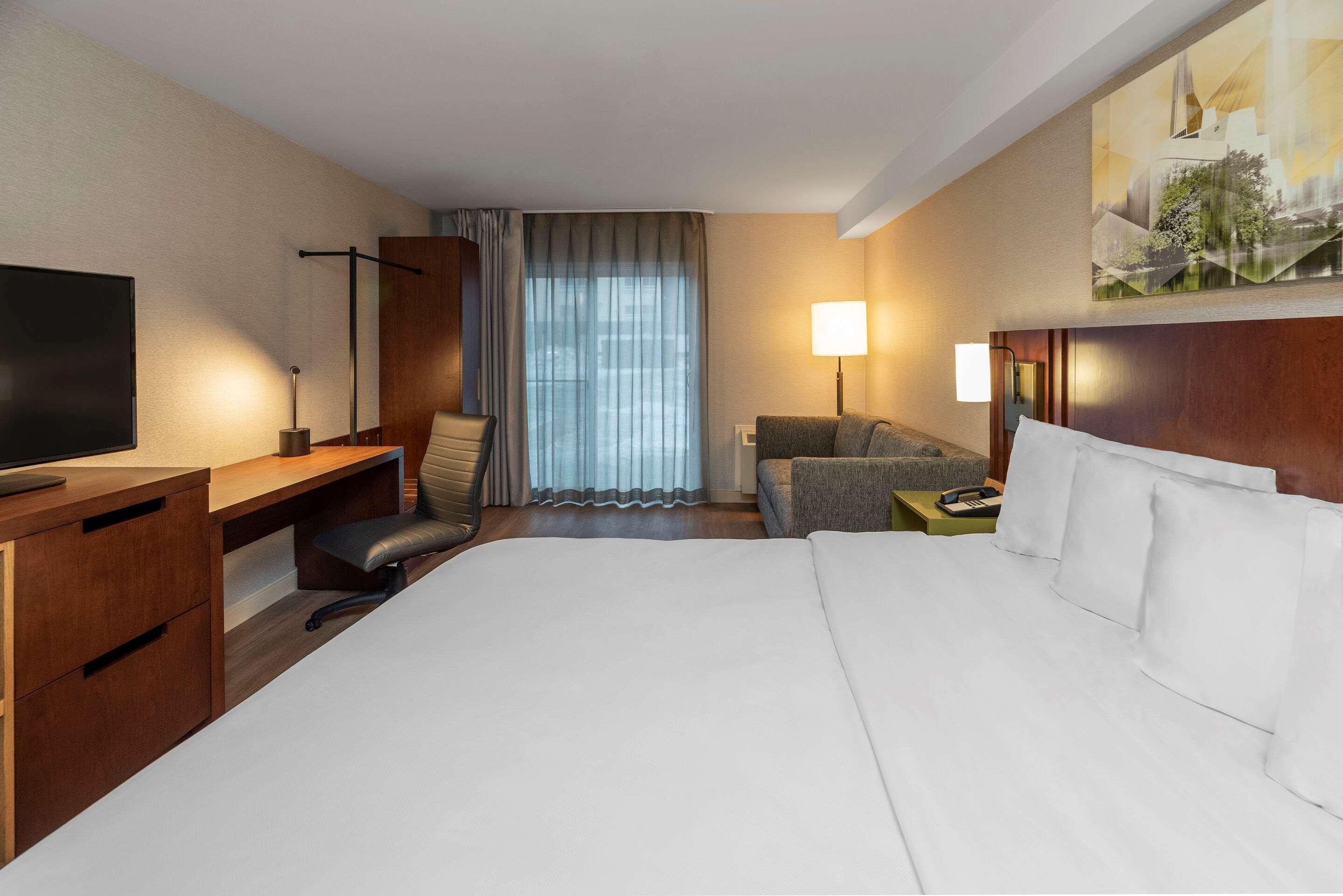 Comfort Inn Уотърлу Екстериор снимка