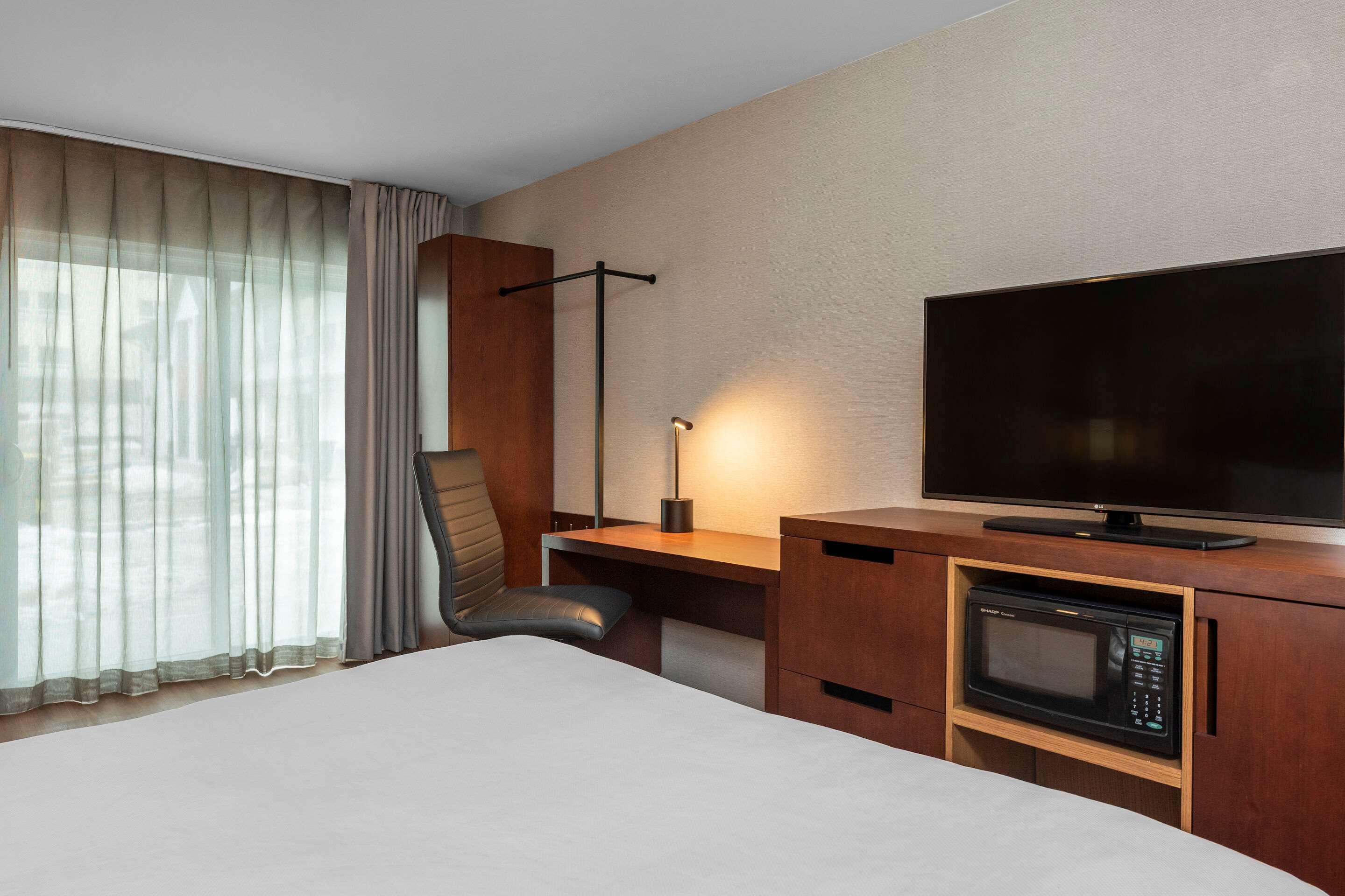 Comfort Inn Уотърлу Екстериор снимка