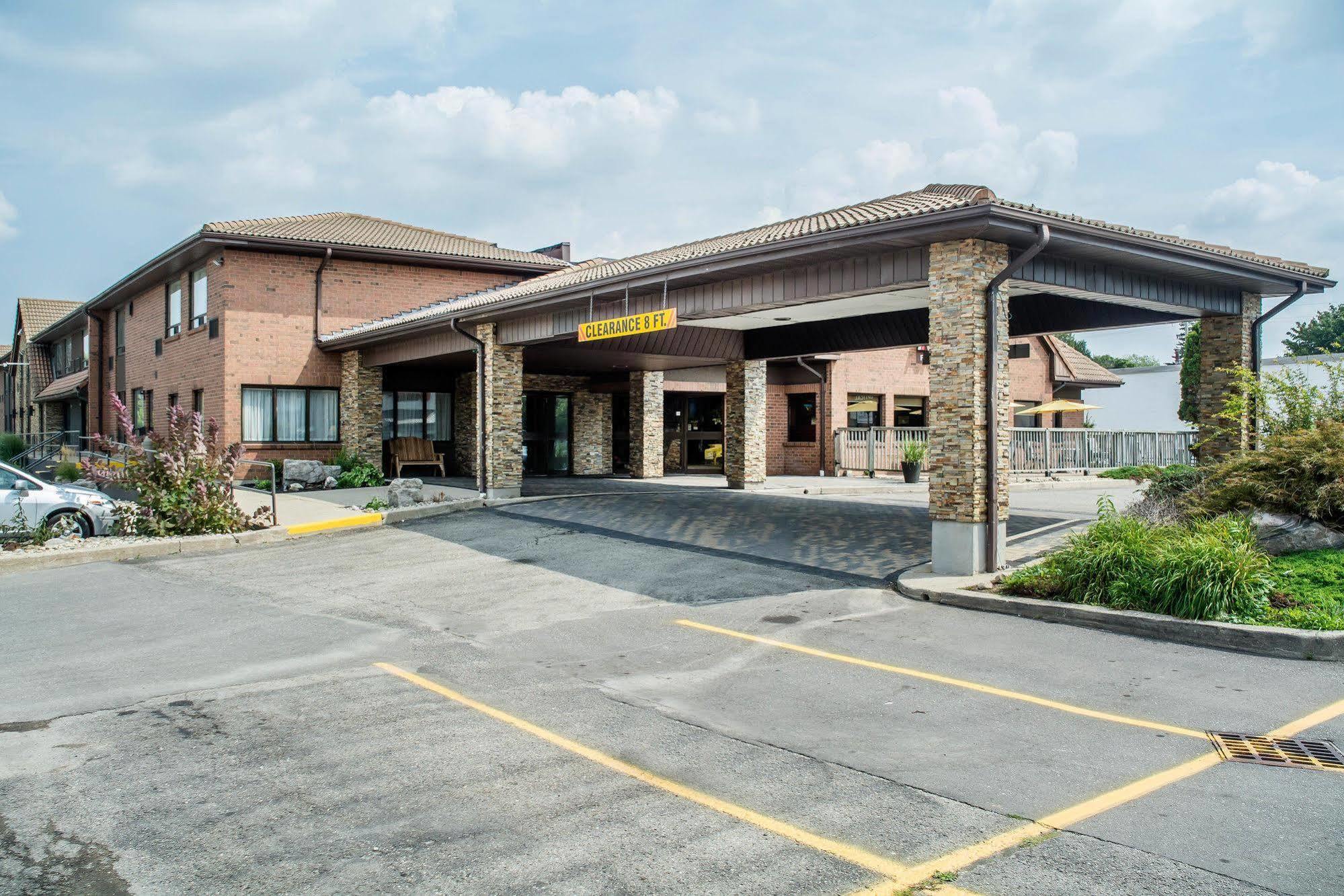 Comfort Inn Уотърлу Екстериор снимка