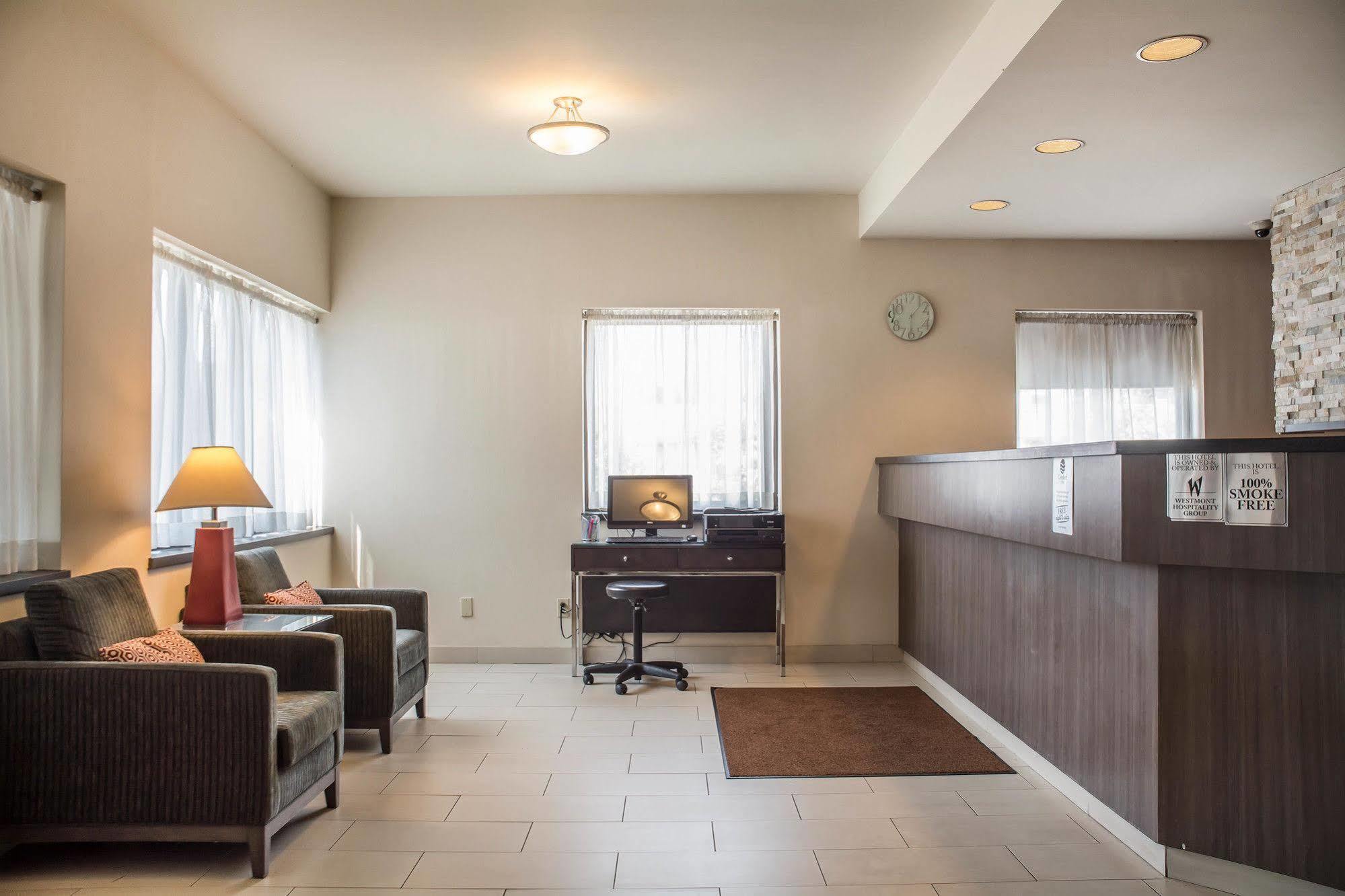 Comfort Inn Уотърлу Екстериор снимка