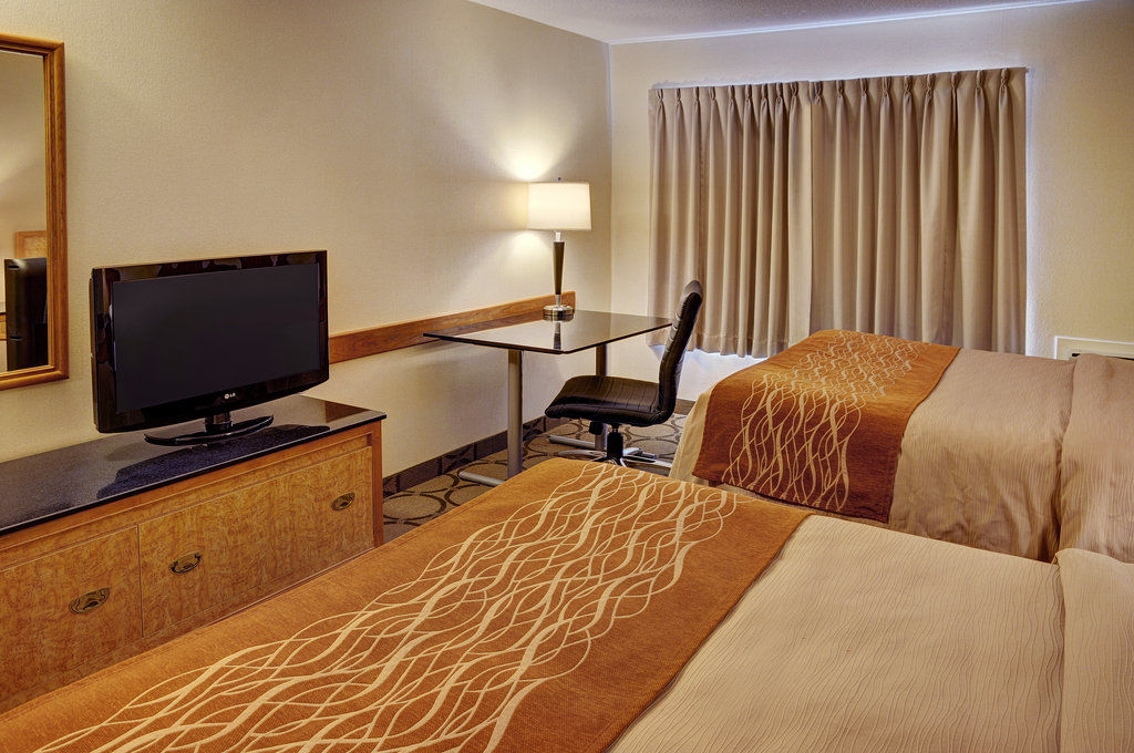 Comfort Inn Уотърлу Екстериор снимка