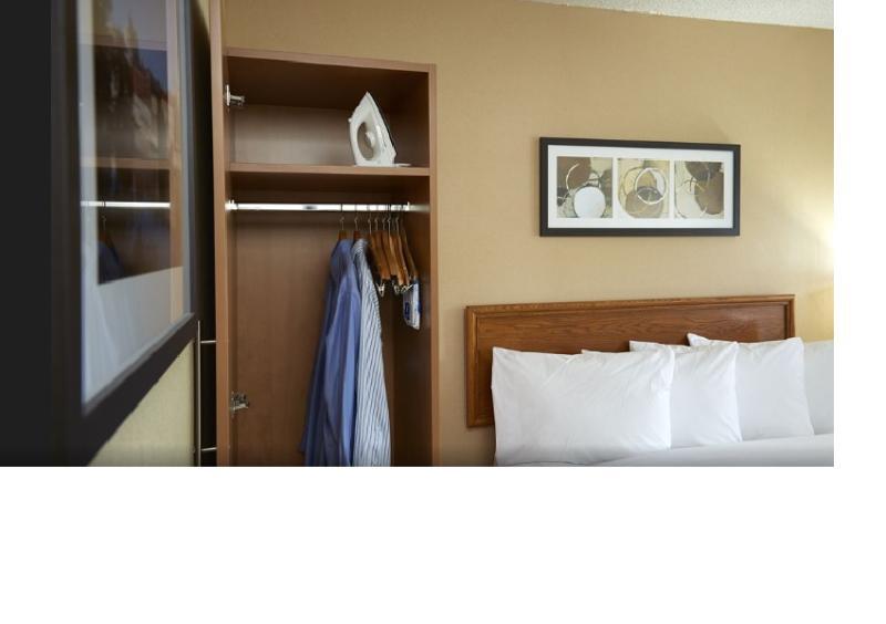 Comfort Inn Уотърлу Екстериор снимка