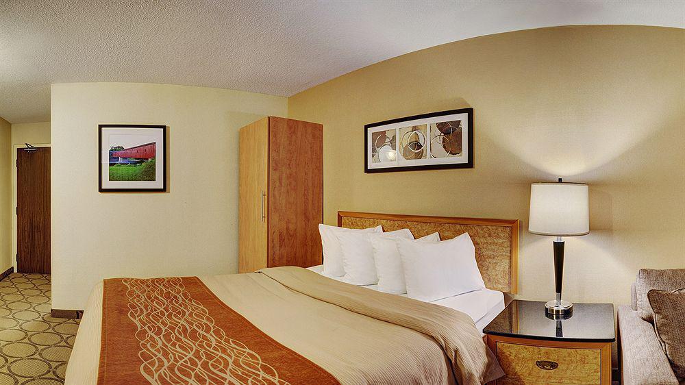Comfort Inn Уотърлу Екстериор снимка